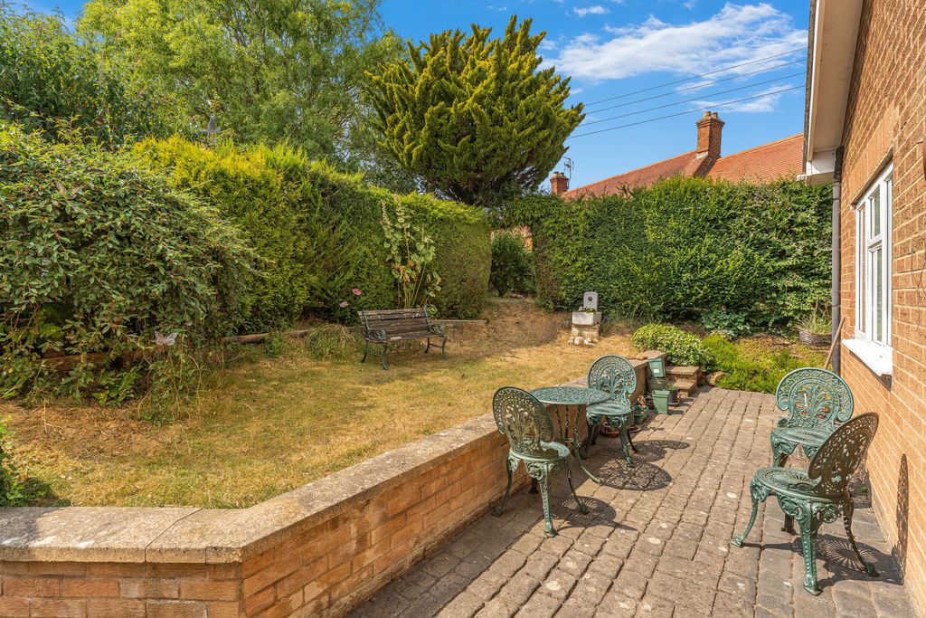 11 Uplands Rise Little Bourton
